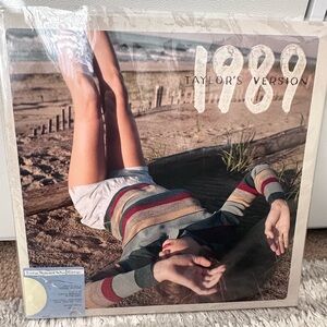 Taylor Swift 1989 (tv) Vinyl in sunrise blvd yellow